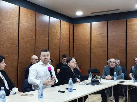 Primarul Ciprian Ciucu a anunţat calendarul concursurilor pentru manageri de teatre/ Pentru primele patru instituţii dosarele se depun până la 25 septembrie