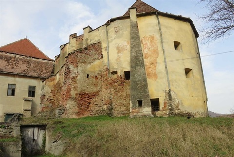 Castelul Apafi, fostă reşedinţă princiară, va fi restaurat cu fonduri nerambursabile