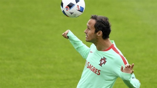 Ricardo Carvalho a devenit cel mai în vârstă câştigător al Campionatului European