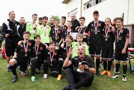 REPORTAJ: Copiii românilor din Anglia au academie de fotbal în Londra. FOTO, VIDEO