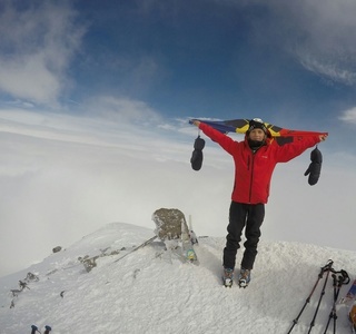 Record european la alpinism pentru România: Erik Gulacsi, la 12 ani, este cel mai tânăr sportiv care a urcat pe Elbrus