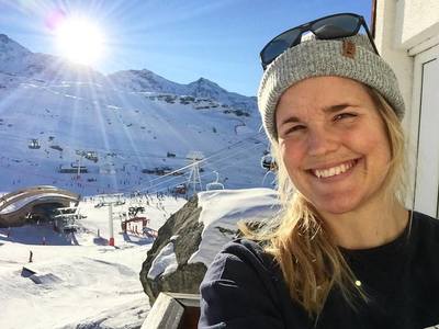 Schioarea suedeză Anna Holmlund este în comă artificială după ce a căzut în timpul unui antrenament