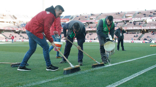 Angajaţii clubului Granada, nevoiţi să mărească dimensiunea terenului de joc înaintea partidei cu Osasuna