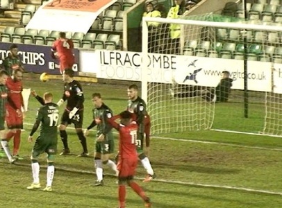 Căpitanul echipei Leyton Orient a fost suspendat şase meciuri pentru că a bruscat un copil de mingi - VIDEO