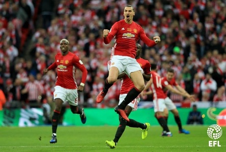 Manchester United a câştigat Cupa Ligii Angliei. Ibrahimovici a marcat două goluri