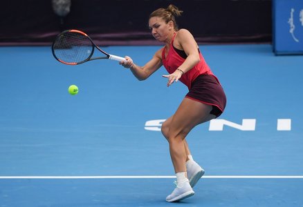 Simona Halep pierde al doilea meci de la Turneul Campioanelor, scor 0-6, 2-6, cu Caroline Wozniacki