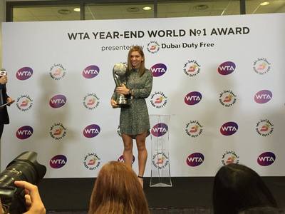 Simona Halep, a patra săptămână pe locul 1 WTA. Mihaela Buzărnescu, salt de 17 locuri, până pe poziţia 72