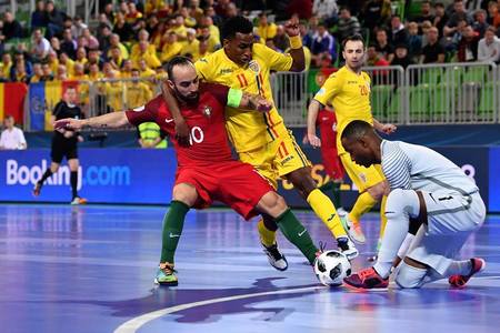 România a fost învinsă de Portugalia, scor 4-1, în primul meci de la Campionatul European de futsal