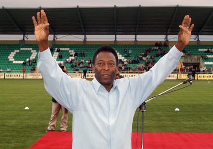 Thuram spune că Pele trebuie să treacă peste “ceva egoism” şi să ia atitudine în privinţa problemei rasismului