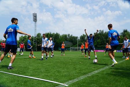 FRF: 25 de jucători s-au pregătit la Mogoşoaia în vederea meciului cu Finlanda. La antrenament au asistat şi Chiricheş, Grigore şi Marin