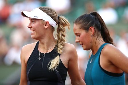 French Open: Meciul Kasatkina - Wozniacki, întrerupt din cauza întunericului. Confruntarea se va relua luni, după Halep – Mertens