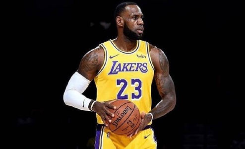LeBron James, debut cu înfrângere la LA Lakers