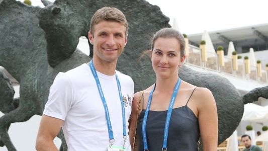 Soţia lui Thomas Muller, obligată să-i ceară iertare antrenorului Niko Kovaci pentru o postare tendenţioasă