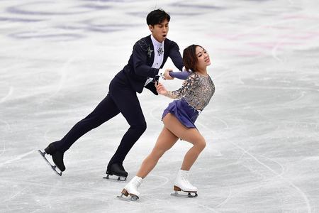 Chinezii Sui Wenjing şi Han Cong, campioni mondiali la perechi la CM de patinaj artistic