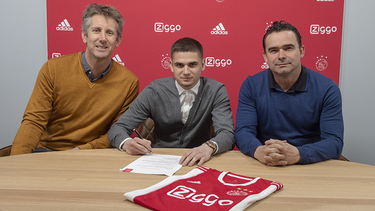 Răzvan Marin, transferat de Standard la Ajax pentru 12,5 milioane de euro. Contractul românului este pe cinci ani şi valabil de la 1 iulie (oficial)