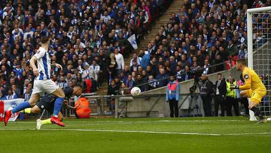 Manchester City a învins echipa lui Florin Andone, Brighton, şi s-a calificat în finala Cupei Angliei