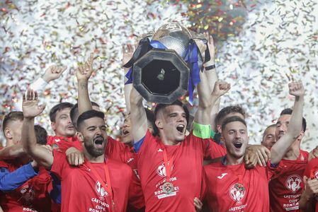 UPDATE FC Viitorul a învins cu 2-1 după prelungiri Astra, revenind de la 0-1, şi a câştigat pentru prima dată Cupa României. FOTO