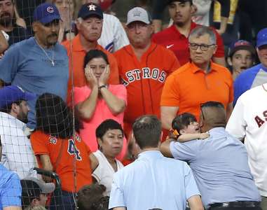Un copil a ajuns la spital după ce a fost lovit de o minge, la meciul de baseball Houston Astros – Chicago Cubs