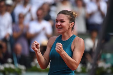 Simona Halep a învins-o pe Mihaela Buzărnescu, scor 6-3, 4-6, 6-2, la Wimbledon