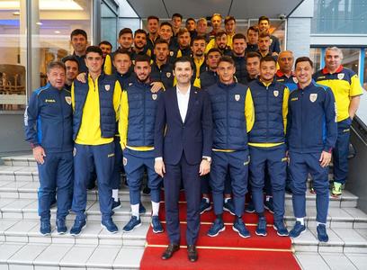 Tricolorii Under 21 au fost vizitaţi de ambasadorul României în Danemarca, Alexandru Grădinar, înaintea meciului din preliminariile CE-2021