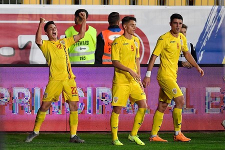 Tricolorii au urmărit în Insulele Feroe meciul naţionalei under 21 cu Ucraina - VIDEO