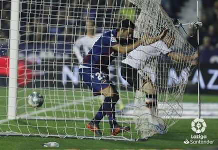 Valencia a învins cu 4-2 Levante, în deplasare, revenind de la 0-2