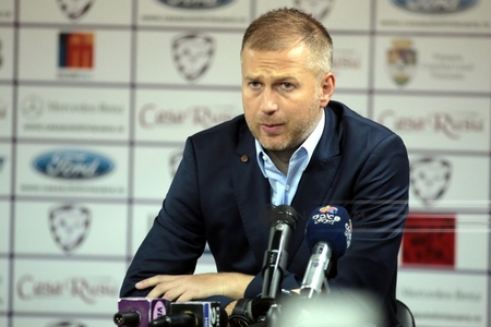 Iordănescu: Am avut puţină teamă de acest meci, am căutat să schimbăm structura de joc