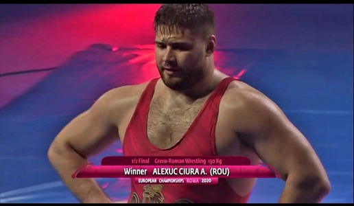 Alin Alexuc va lupta pentru aur la CE de lupte; Mihai Mihuţ va lupta pentru bronz