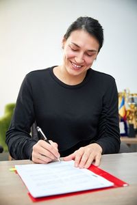 CSM Bucureşti: Continuăm să ne bucurăm de magia Cristina Neagu; handbalista şi-a prelungit contractul