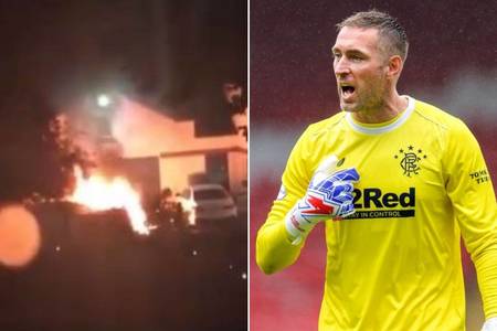Maşina portarului echipei Glasgow Rangers, incendiată în faţa casei