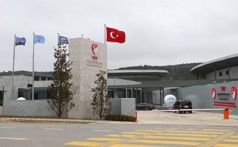 Federaţia turcă a amânat patru meciuri după cutremurul de vineri