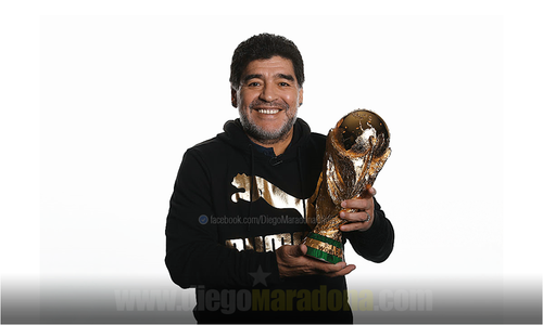 Schimbare dramatică de situaţie în cazul lui Maradona: Fostul jucător va suferi o operaţie pe creier