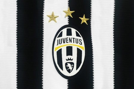 Juventus a jucat pentru prima dată în istorie fără vreun italian în apărare sau în poartă, în meciul disputat împotriva formaţiei Ferencvaros
