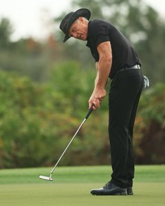 Jucătorul australian de golf Greg Norman, spitalizat cu simptome de coronavirus: În numele a milioane de oameni, să-l ia naiba de Covid-19