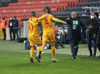 Dan Petrescu a debutat cu înfrângere la Kayserispor: scor 1-2 cu Gaziantep FK, echipă pentru care a marcat Maxim