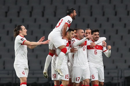 Turcia a învins Olanda, scor 4-2, în preliminariile Cupei Mondiale. Burak Yilmaz a marcat trei goluri, olandezii au ratat un penalti