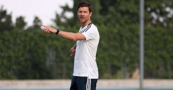 Xabi Alonso şi-a prelungit contractul ca antrenor al echipei de tineret a clubului Real Sociedad