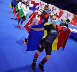 România, trei medalii de aur, două de argint şi una de bronz la CE de haltere, în prima zi a competiţiei