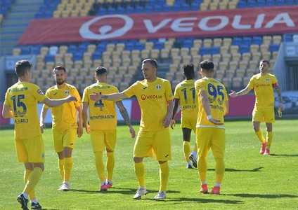 Liga II: Petrolul a învins Viitorul Pandurii, scor 3-1, revenind de la 0-1