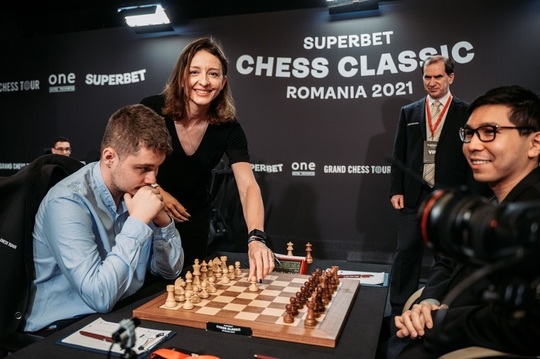 Ana-Maria Brânză, prima mutare în partida dintre Bogdan Deac şi Wesley So