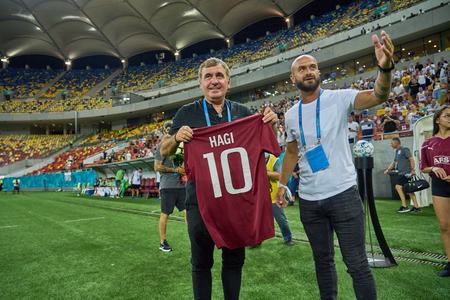 Gheorghe Hagi, cadou din partea rapidiştilor înainte de meciul Rapid-Farul - FOTO -