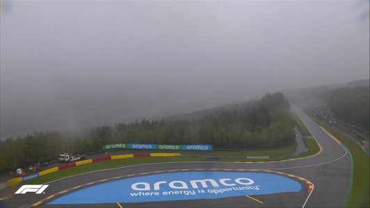 Marele Premiu de Formula 1 al Belgiei, oprit cu steagul roşu din cauza ploii după două tururi de încălzire