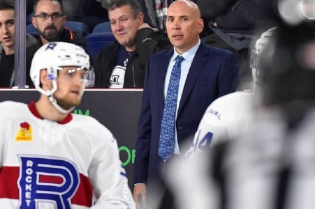 O echipă din NHL l-a demis pe antrenorul secund pentru că a refuzat să se vaccineze împotriva covid-19