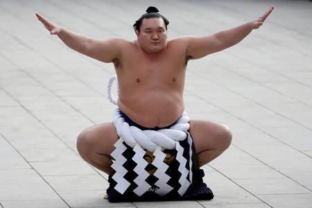 Cel mai titrat campion de sumo se retrage din activitate