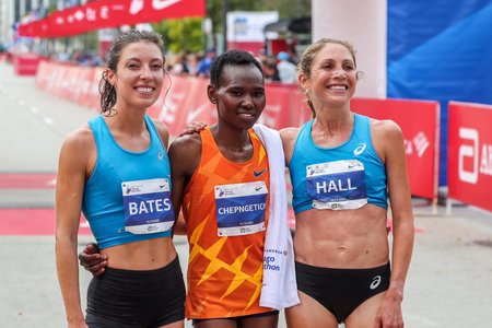 Kenyana Ruth Chepngetich şi etiopianul Seifu Tura au câştigat maratonul de la Chicago