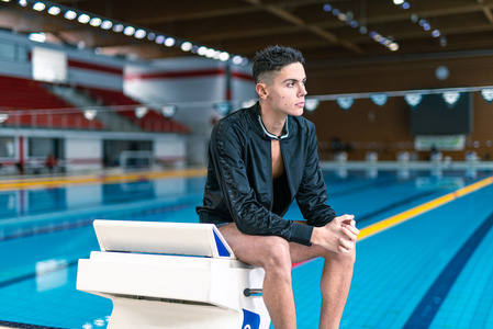 David Popovici a semnat un contract de sponsorizare cu producătorul de echipament de nataţie Arena