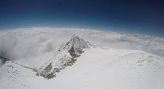 Alpinistul timişorean Horia Colibăşanu a publicat primele fotografii de pe vârful Kangchenjunga din Himalaya, la revenirea în România - FOTO