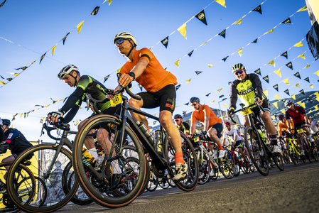 Peste 1.300 de ciclişti amatori şi profesionişti vor participa la prima ediţie L’Étape România by Tour de France 