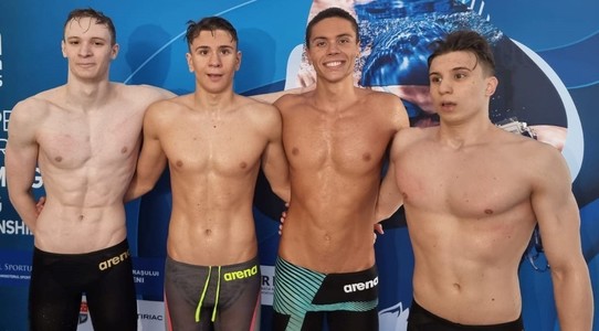 CM de înot juniori: Aur pentru ştafeta de 4x100 m liber, cu record al competiţiei stabilit de Popovici / Argint pentru Stancu la 400 m liber