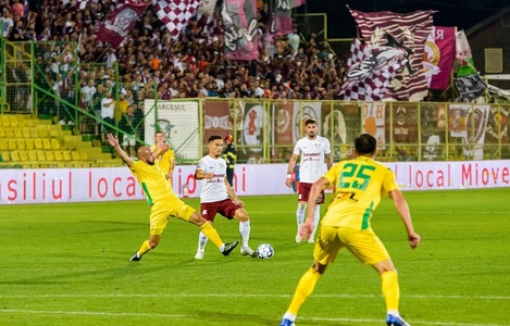 Rapid Bucureşti şi CS Mioveni au terminat la egalitate, scor 2-2, într-un meci amical 